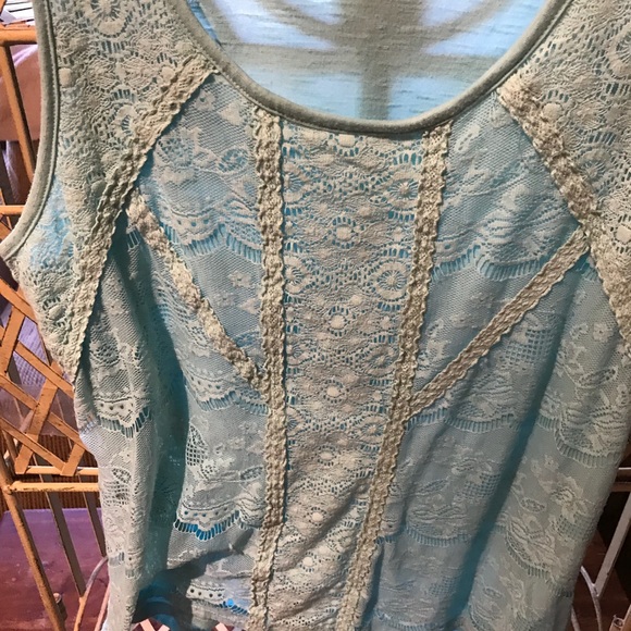 Blouse - Picture 2 of 3